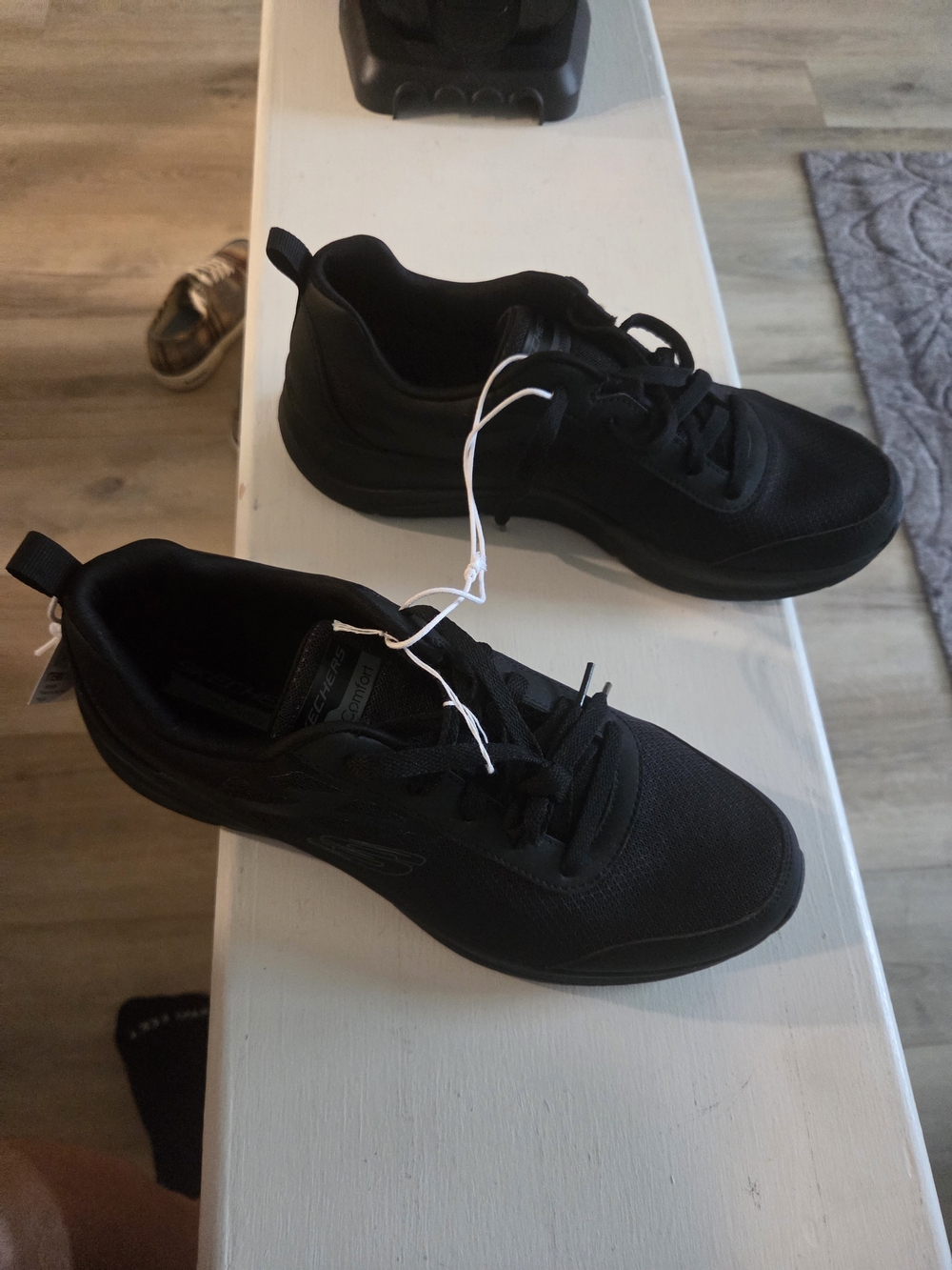 Skechers Men's Black Athletic Sneakers, Size 11, Arch Comfort Sneaker
